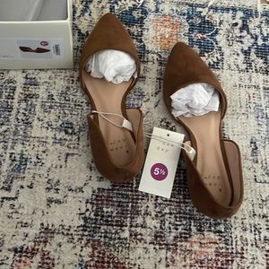 NWT ballet / flats brown